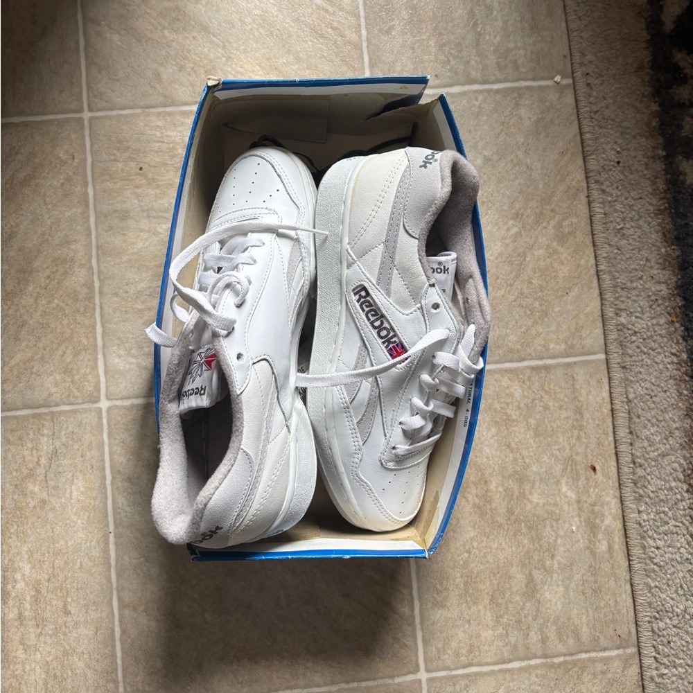 Vintage Reebok White Sneakers Classic Low-Top Athletic